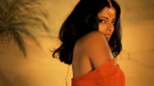 Online film Sexy Indian MILF Turns Erotic