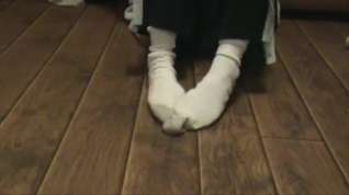 Online film hot female wearing and playing in her long white gray toe and heel socks