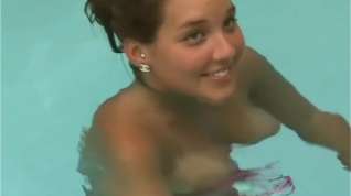 Online film Christina in the pool