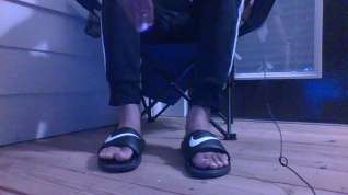 Online film ratchet feet