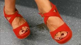 Online film Candid Sandals In Metro