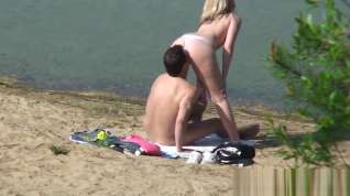 Online film Caught a Couple Banging on the Beach