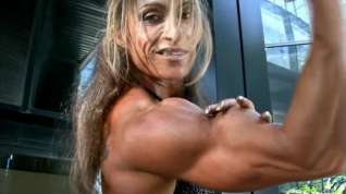 Online film KL peaky biceps