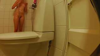 Online film Spying sister in shower