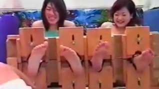 Online film TP - Two Asians Tickled in Stocks