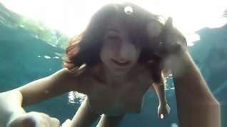Online film Allie Jordan underwater