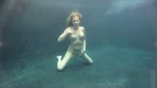 Online film Alexia Rae underwater