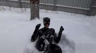 Online film Latex in the snow
