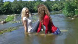 Online film Wet Girls in Lake