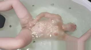 Online film White swim cap masturbation girl in tub