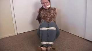 Online film Sister bound and gagged