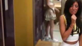 Online film Teen Cheerleaders Fuck In Lockerroom Threesome