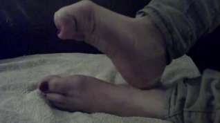 Online film Beautiful Wifey's Perfect Feet Taking a Nice Load