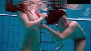 Online film Bubarek And Birtakik Enjoy Eachother In The Pool