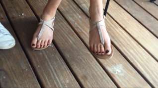 Online film Elise's Candid Feet Part 3