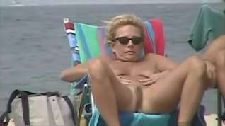 Online film Beach Voyeur Cam Is Showing Hot Naked Chicks