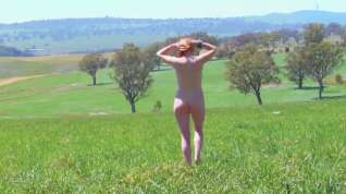 Online film REDHEAD NAKED OUTDOOR