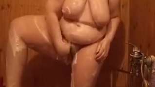 Online film Big Russian Woman Washes Her Fat Body