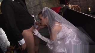 Online film Lovely Bride Gets Nailed At The Altar