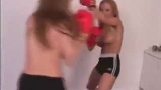 Online film Topless female boxing