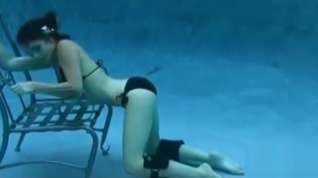Online film Underwater masturbation with crazy orgasm