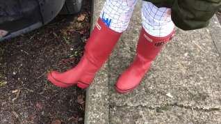 Online film Day in Kates Hunter rubber boots - Part 1