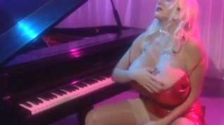 Online film Kayla Kleevage - Lusty Busty Dolls #5 (2001)