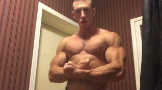 Online film Smalltown Biceps