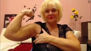 Online film Russian BBW granny flexes her biceps