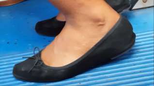 Online film Ebony candid feet with flats