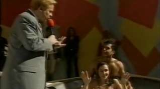 Online film Va Casa Wrestle in Giant Bath in Gameshow 1996