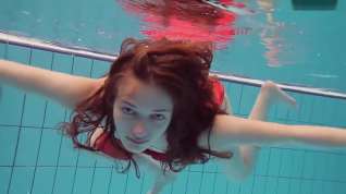 Online film Red Dressed Teen Swimming With Her Eyes Opened