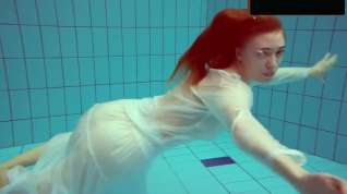 Online film Redhead Diana Hot And Horny In A White Dress