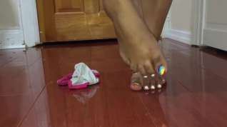 Online film Indiangyal stinky sweaty sock removal