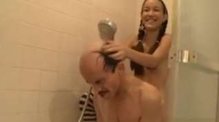 Online film Saexy Amai Bathes And Showers Man Getting Him Squeaky Clean