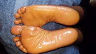 Online film My chichi got her beautiful meaty soles splashed