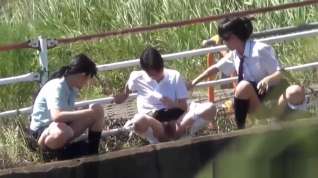 Online film Teen Students Pee Outside