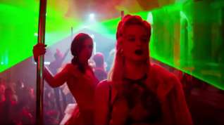 Online film Margot Robbie - Hot Stripper in Terminal (2018)