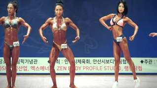 Online film sexy strong Korean FBB posing