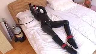 Online film Girl in latex catsuit and wetsuit 2