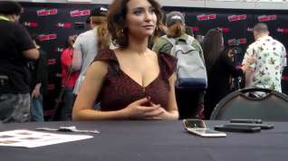 Online film Milana Vayntrub - ''New York Comic-Con 2018''