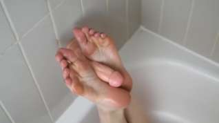 Online film Dildo bath footjob
