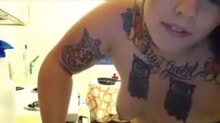 Online film Curvy Tattooed Webcam Girl Chatting 3