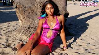 Online film Cinnamon in Beach Hottie Cinnamon - BlackTGirls