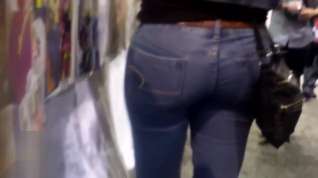Online film Candid Cutie With A Booty in Jeans