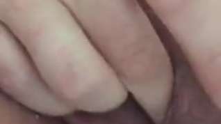 Online film She gets fingered and gets an orgasm