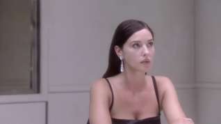 Online film Monica Bellucci - Under Suspicion (2000)