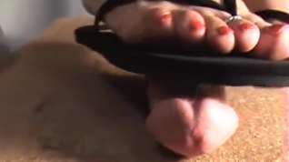 Online film two different types of flip flops cock trample