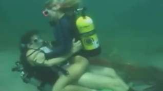 Online film scuba sex underwater