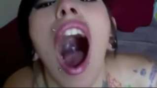 Online film Girl opens wide tongue